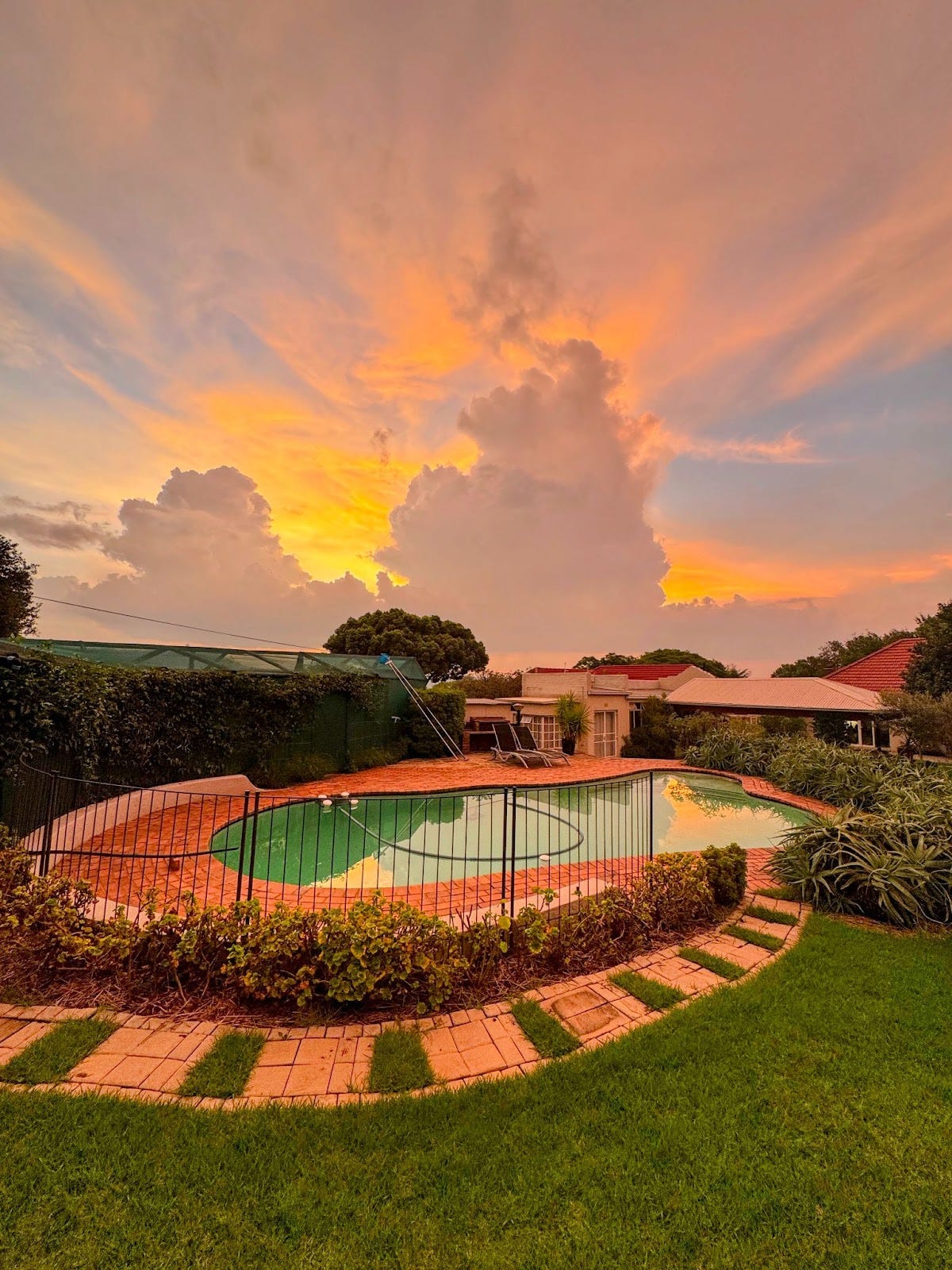 Breaking news: The sky just won ‘Best Drama’ at the Cloud Oscars. The pool? Best Supporting Reflection!