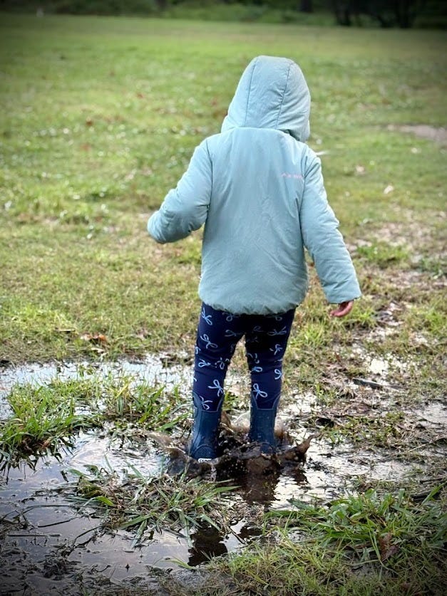 Recent rains and howling gales laid waste to many places across South Africa. Ava, Matthew’s niece, explores a newly formed swamp in her home town of George 🥾🏞️.