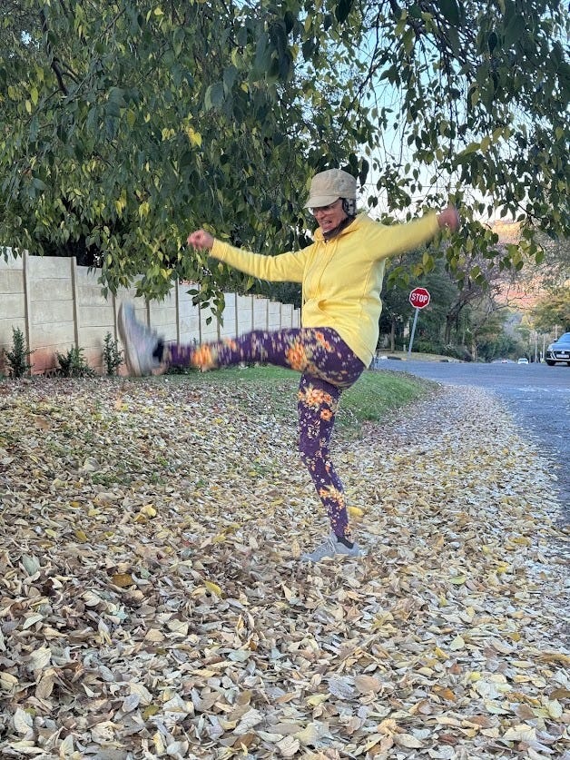 Who would want to stop joyfully jostling through the yellow leaves? 💃🍃